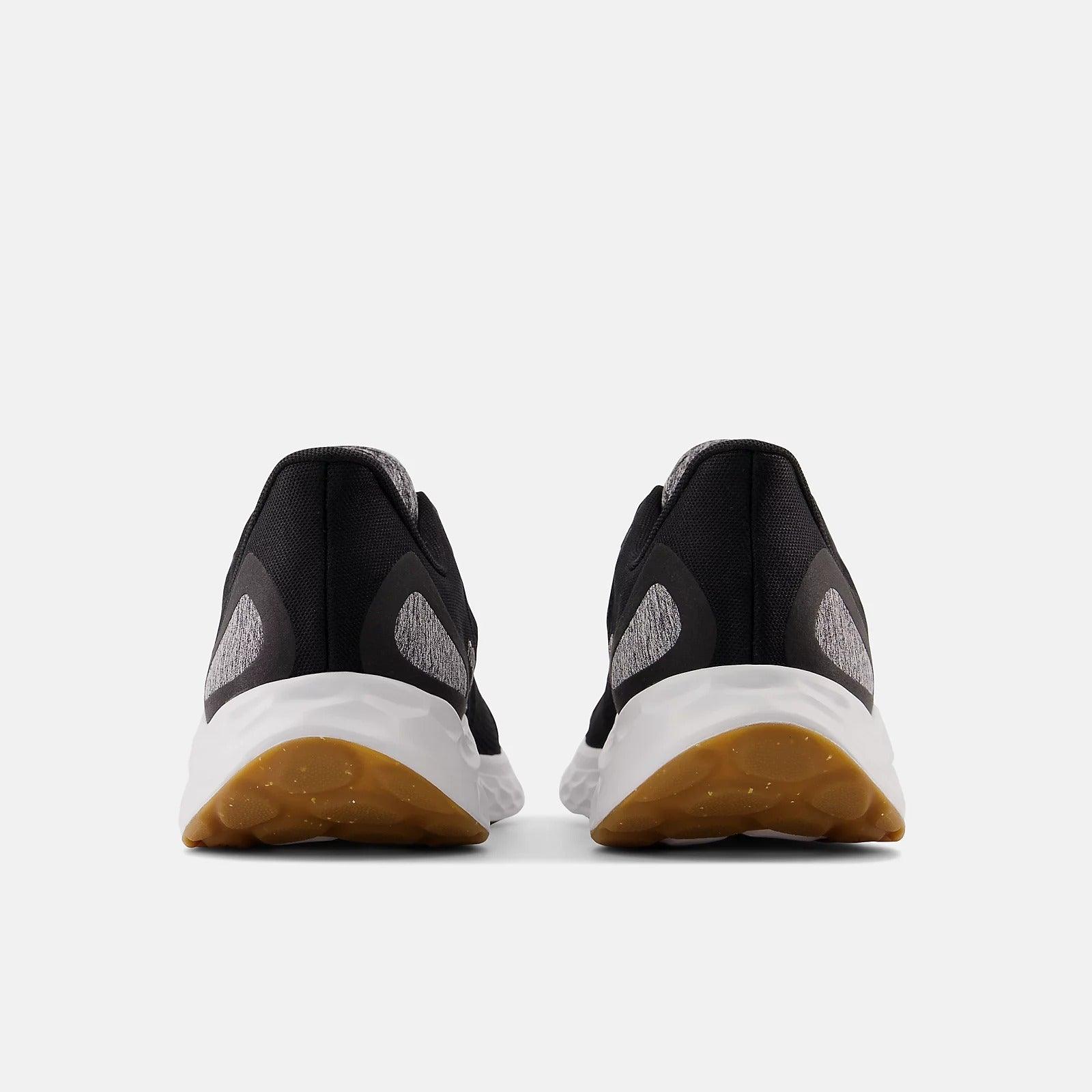 New balance arishi deals luxe mens trainers